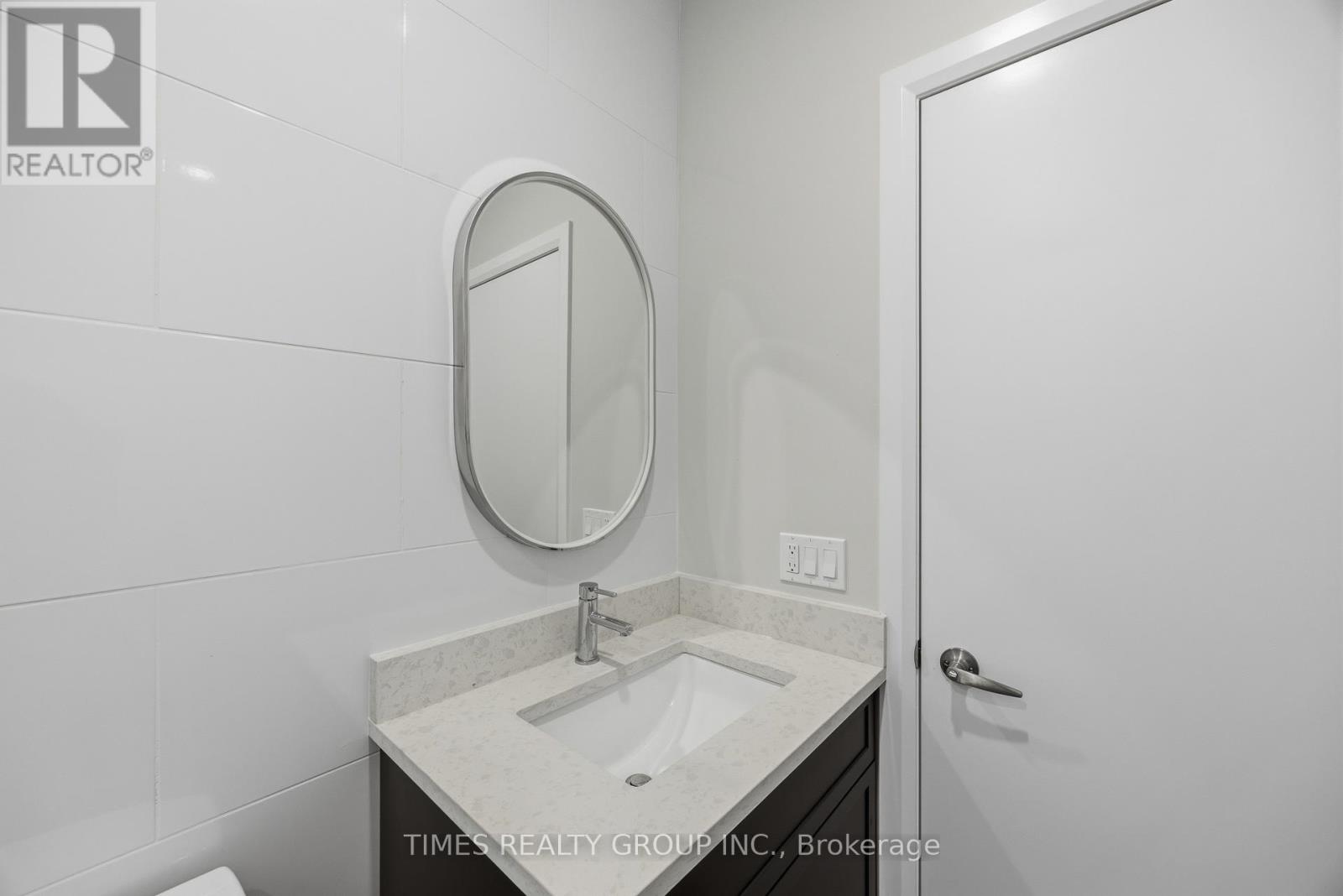 202 - 369 Hunter Street W Property Photo 7