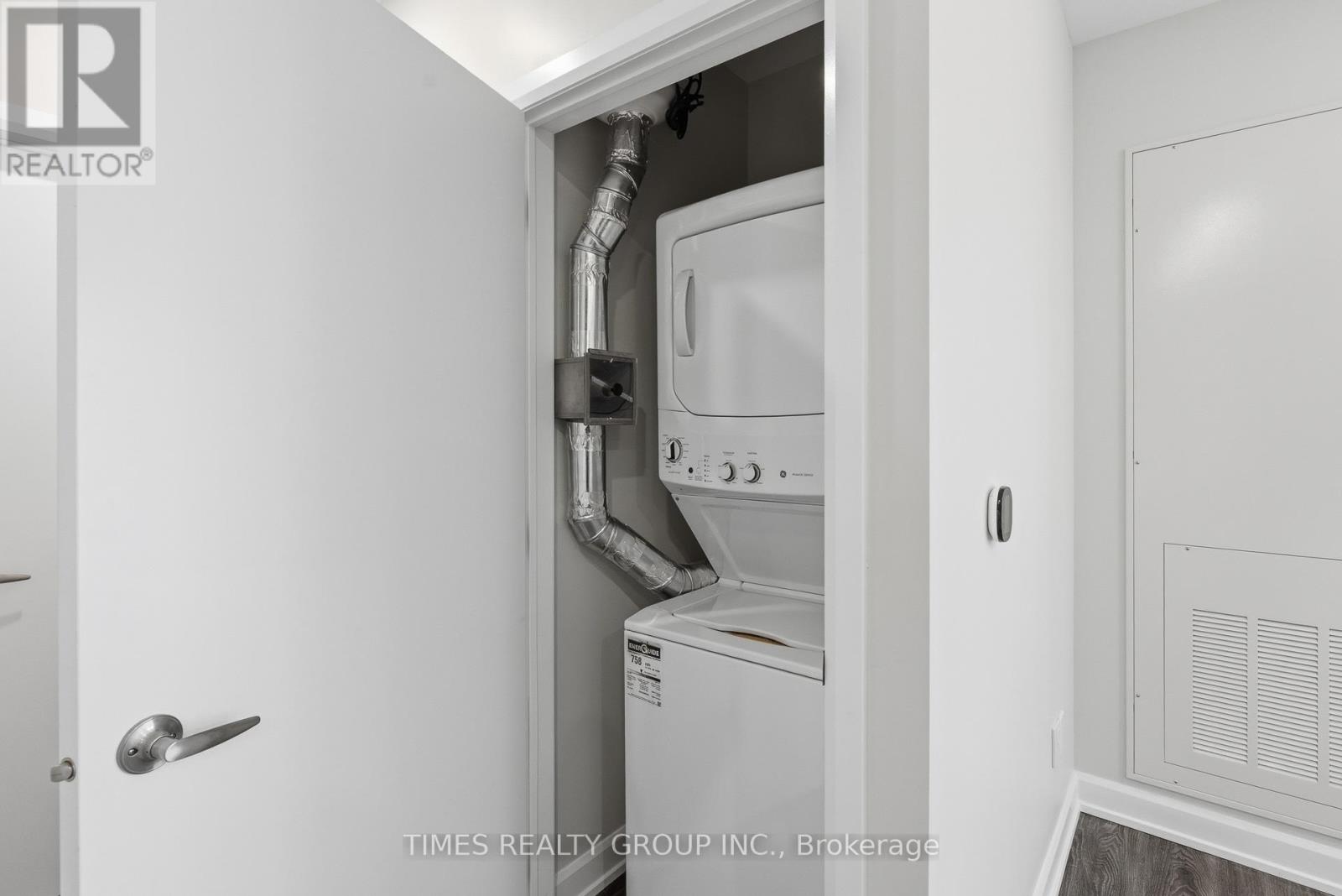 202 - 369 Hunter Street W Property Photo 8