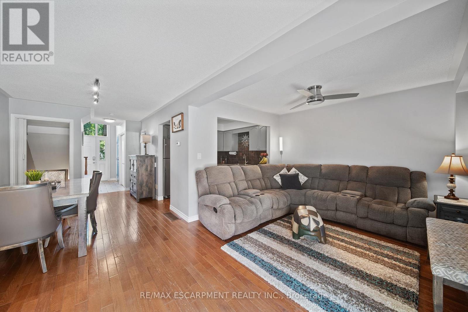 4 - 54 Argyle Street S Property Photo 13