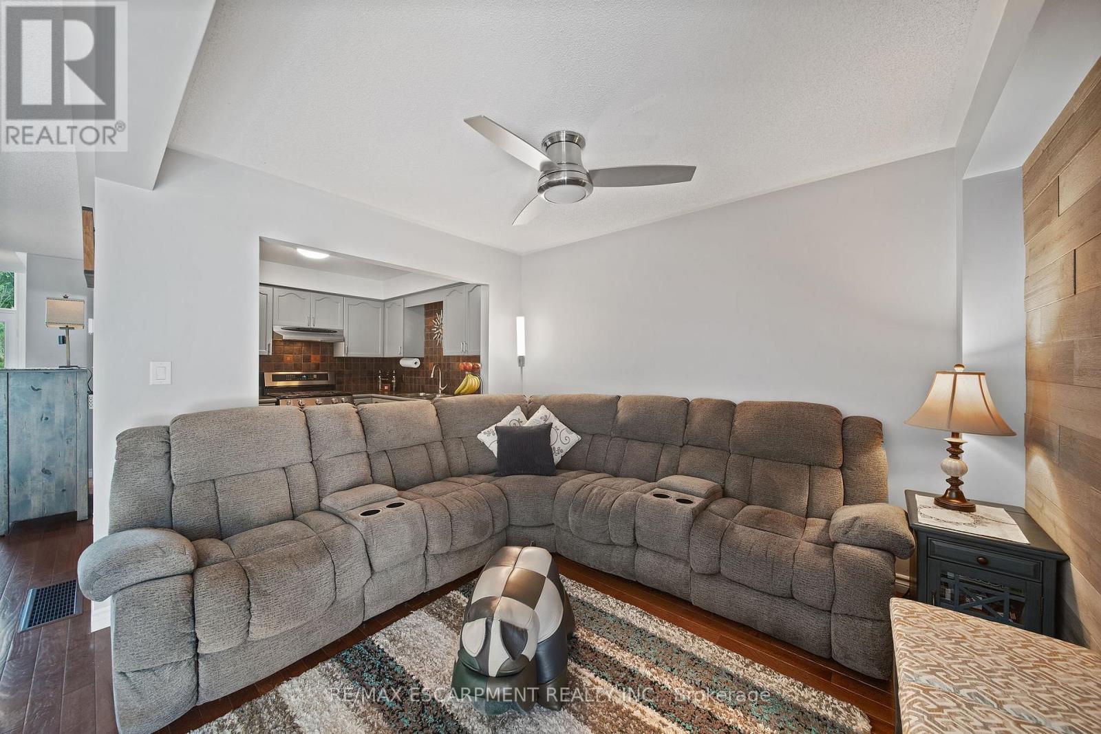4 - 54 Argyle Street S Property Photo 17