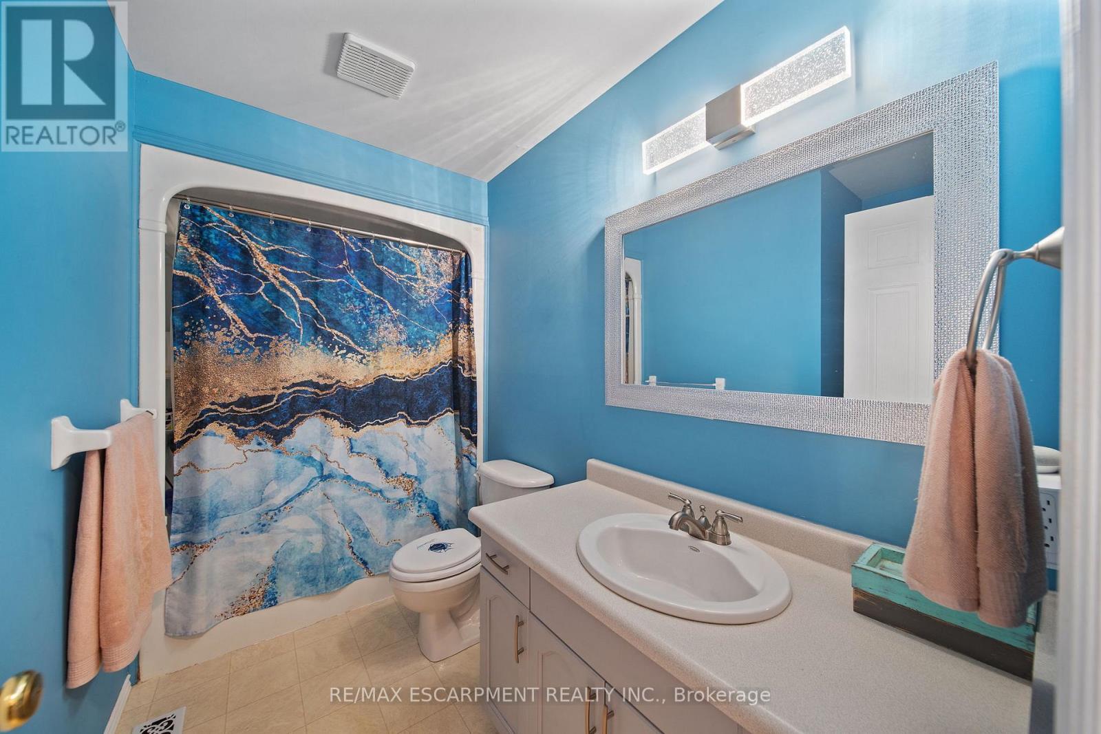 4 - 54 Argyle Street S Property Photo 21