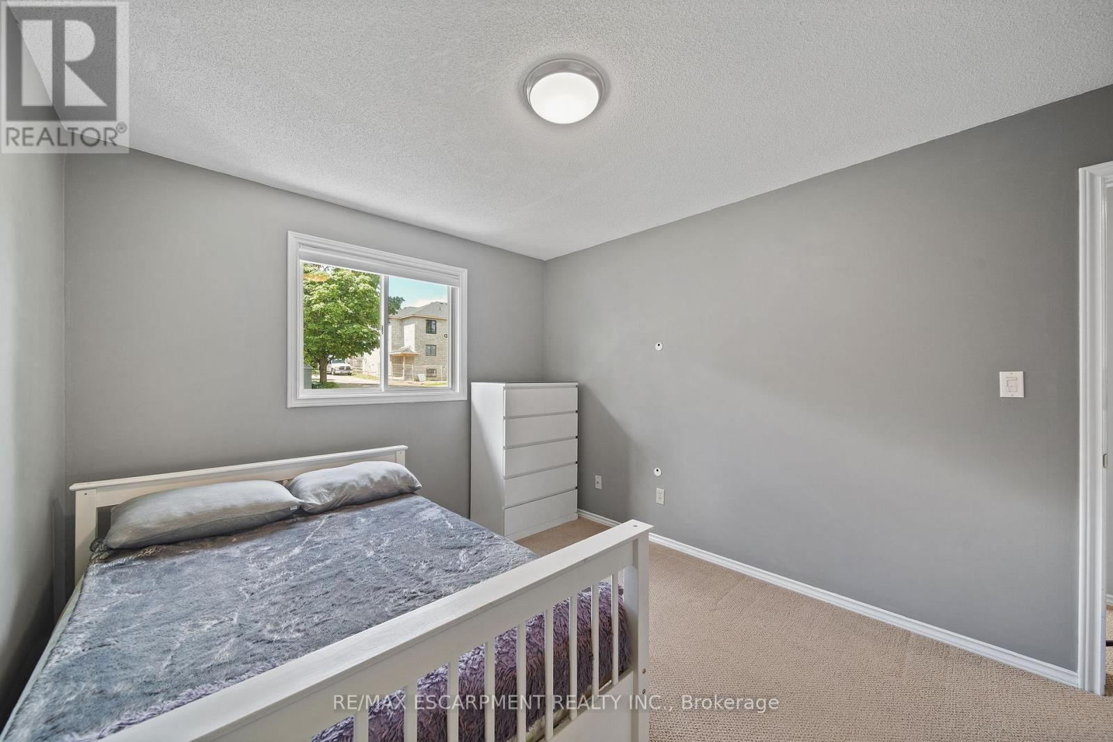 4 - 54 Argyle Street S Property Photo 24