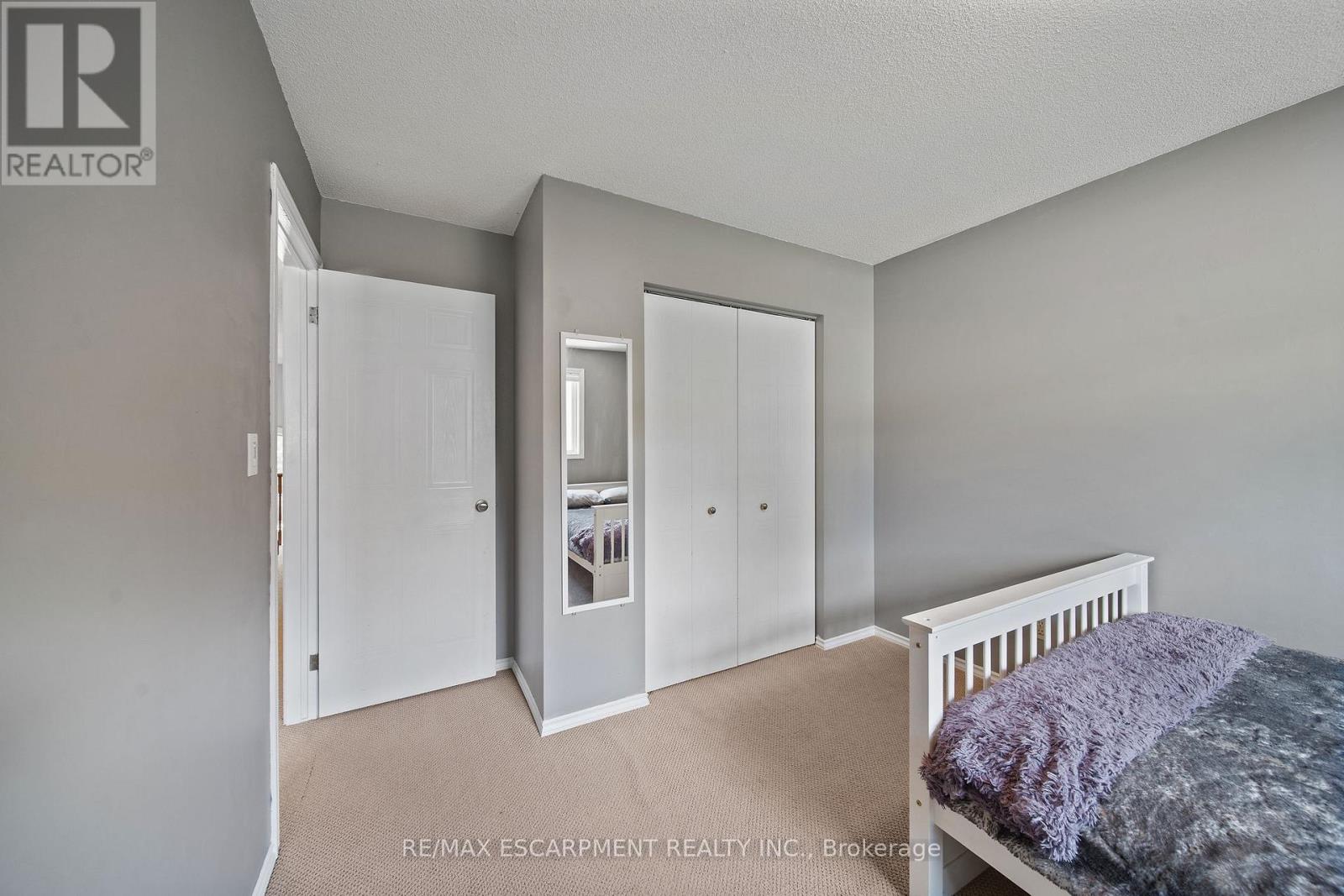 4 - 54 Argyle Street S Property Photo 25