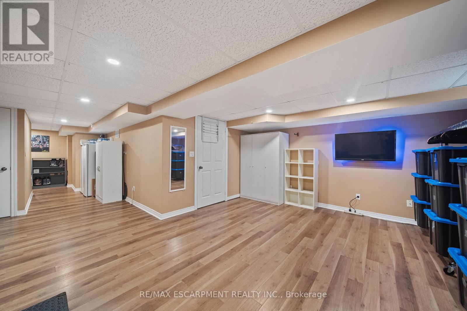 4 - 54 Argyle Street S Property Photo 28