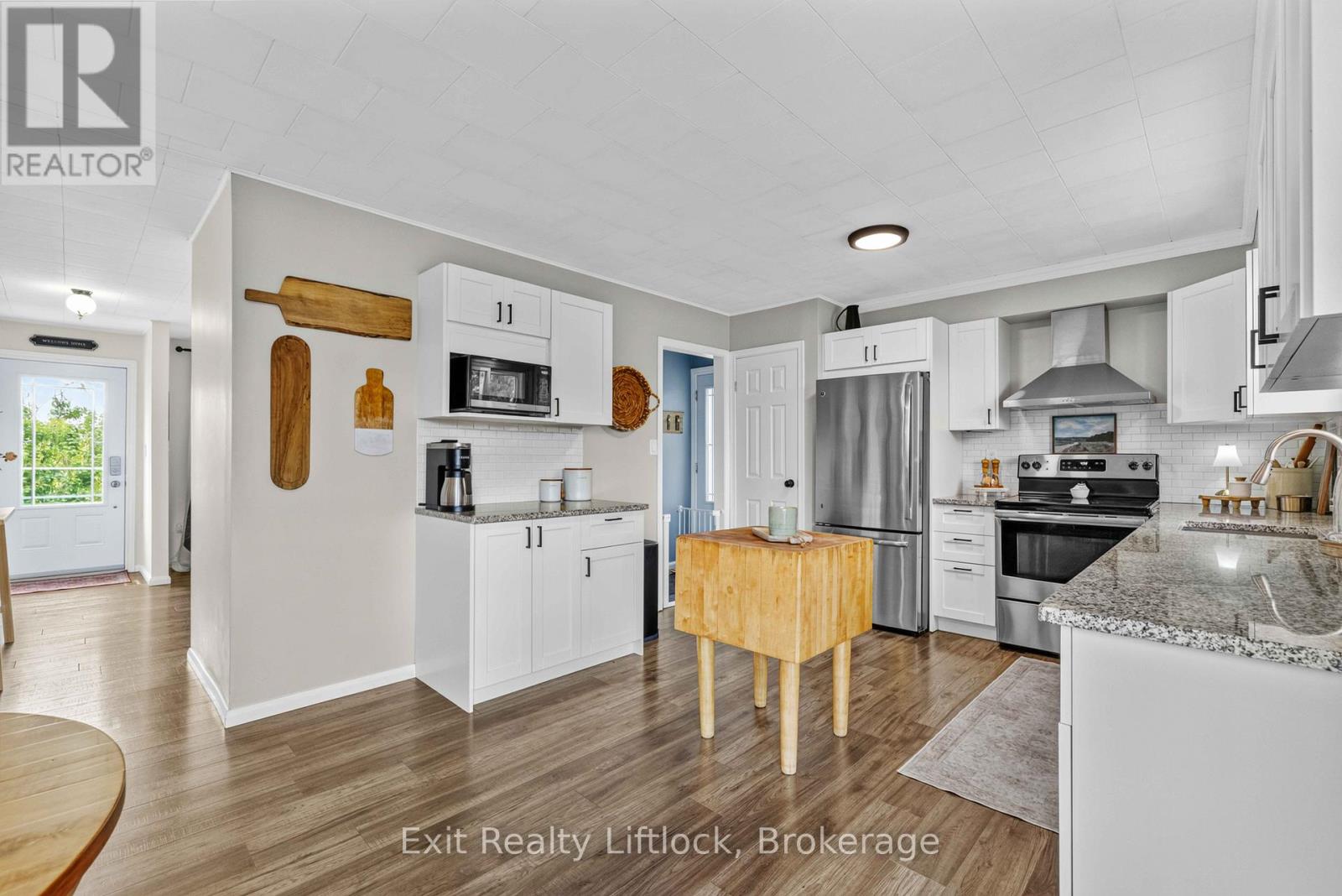 2917 Highway 28 Property Photo 4