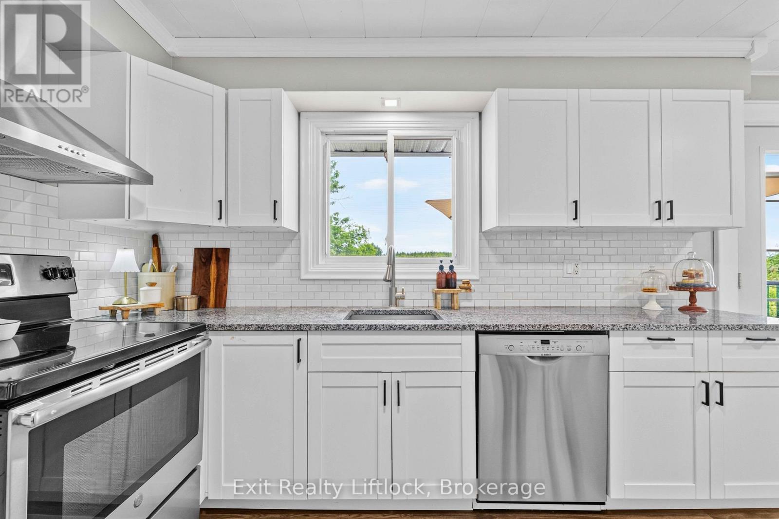2917 Highway 28 Property Photo 5