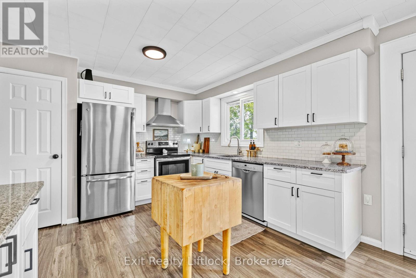 2917 Highway 28 Property Photo 9