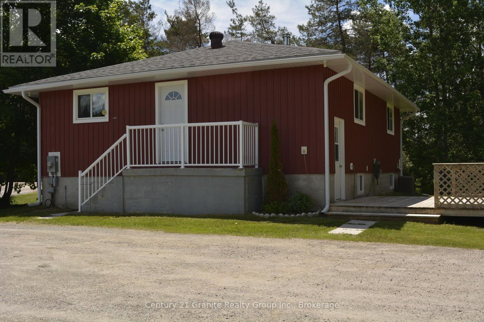 671 Hastings Street N Property Photo 1