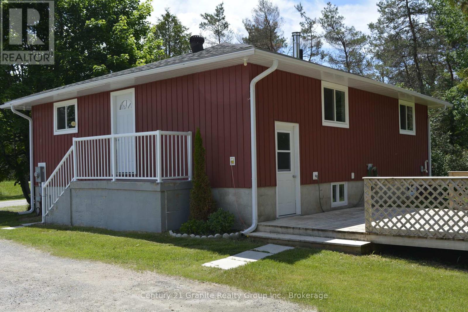 671 Hastings Street N Property Photo 3