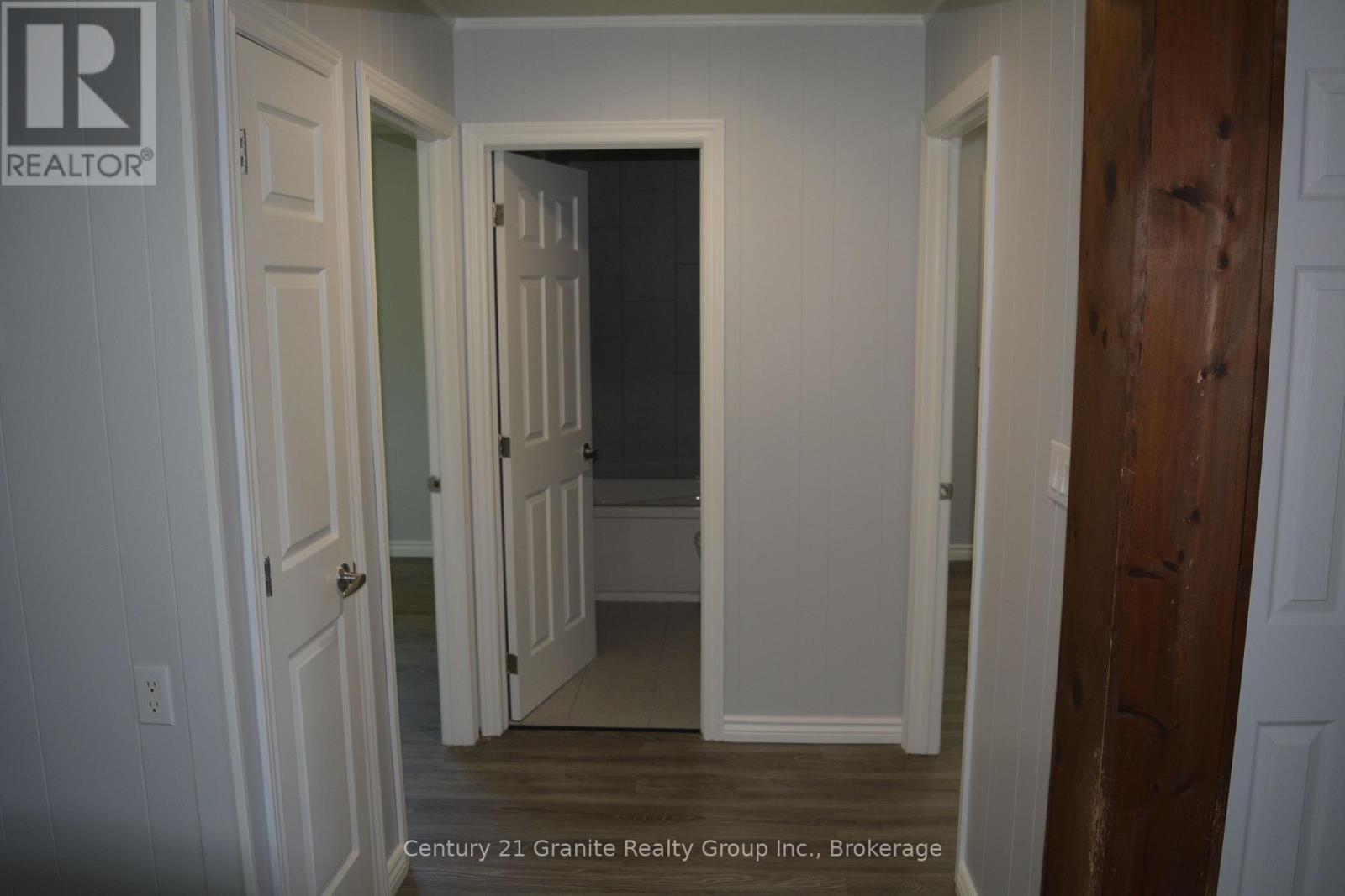 671 Hastings Street N Property Photo 12