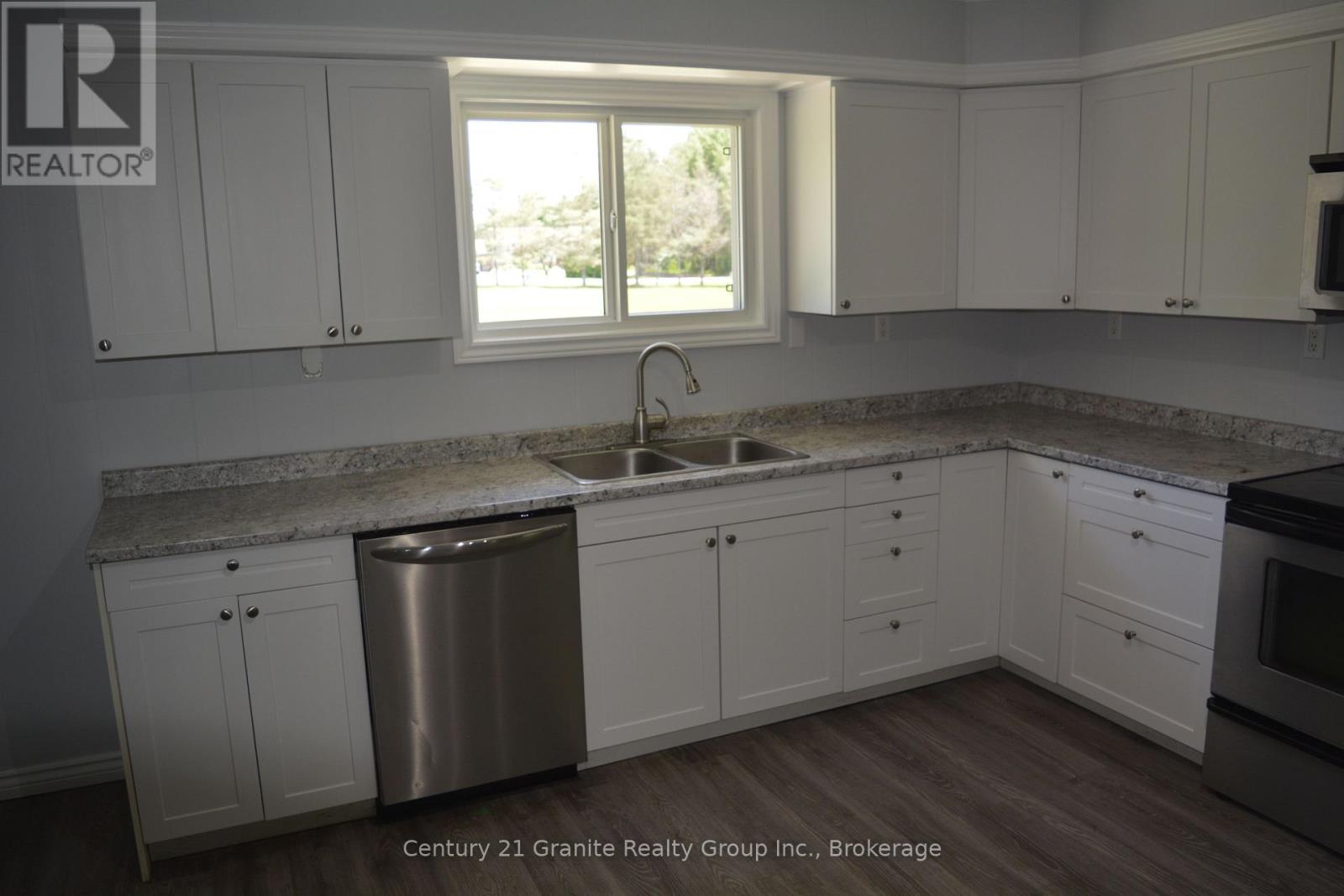 671 Hastings Street N Property Photo 15