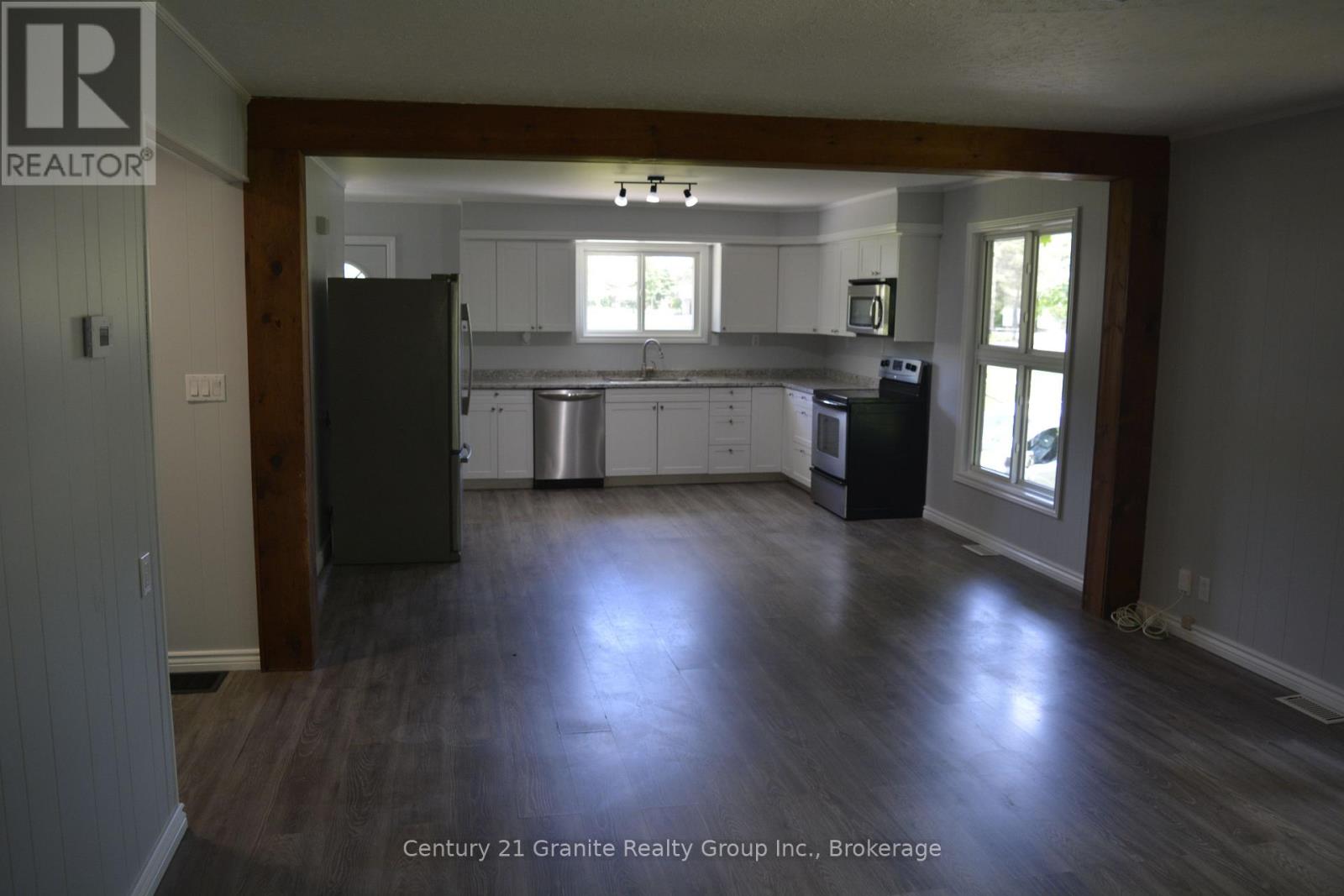 671 Hastings Street N Property Photo 17