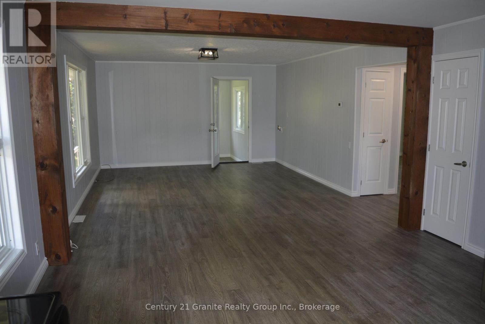 671 Hastings Street N Property Photo 18