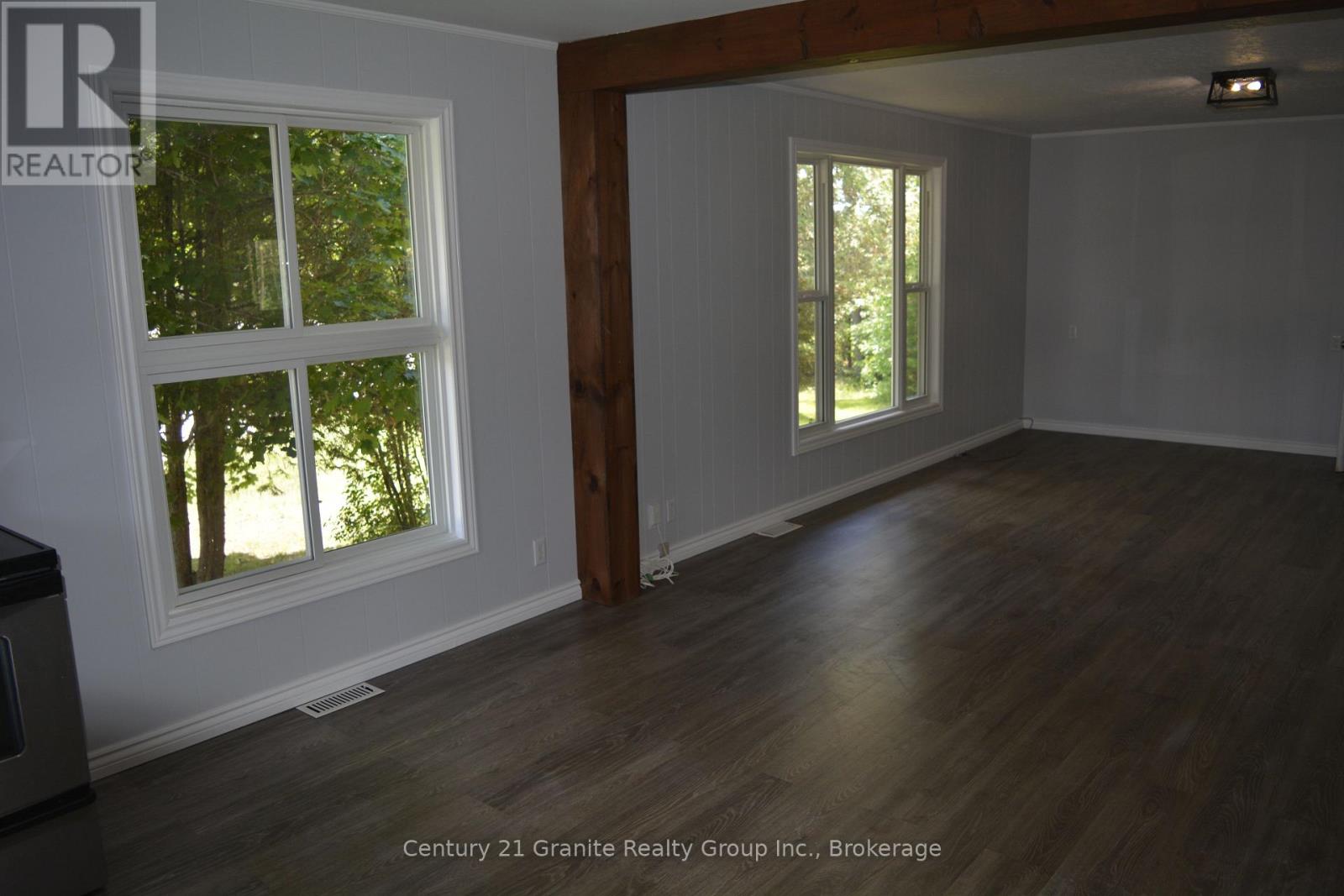 671 Hastings Street N Property Photo 20