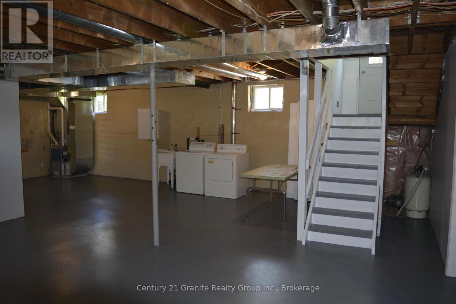 671 Hastings Street N Property Photo 22