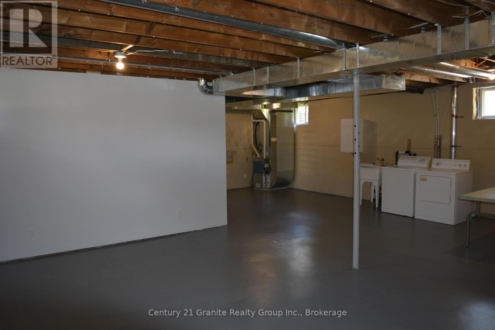 671 Hastings Street N Property Photo 23