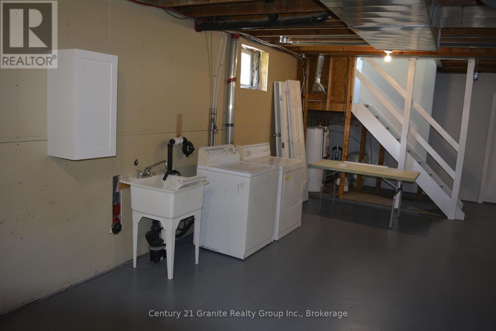 671 Hastings Street N Property Photo 25