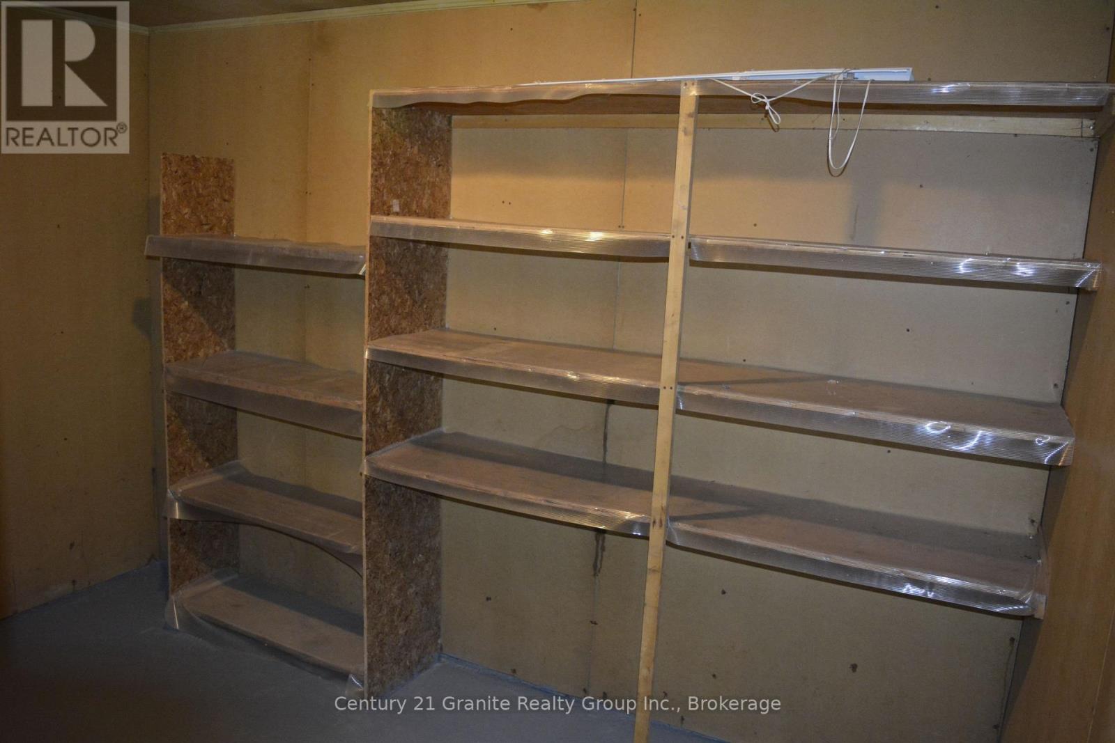671 Hastings Street N Property Photo 28