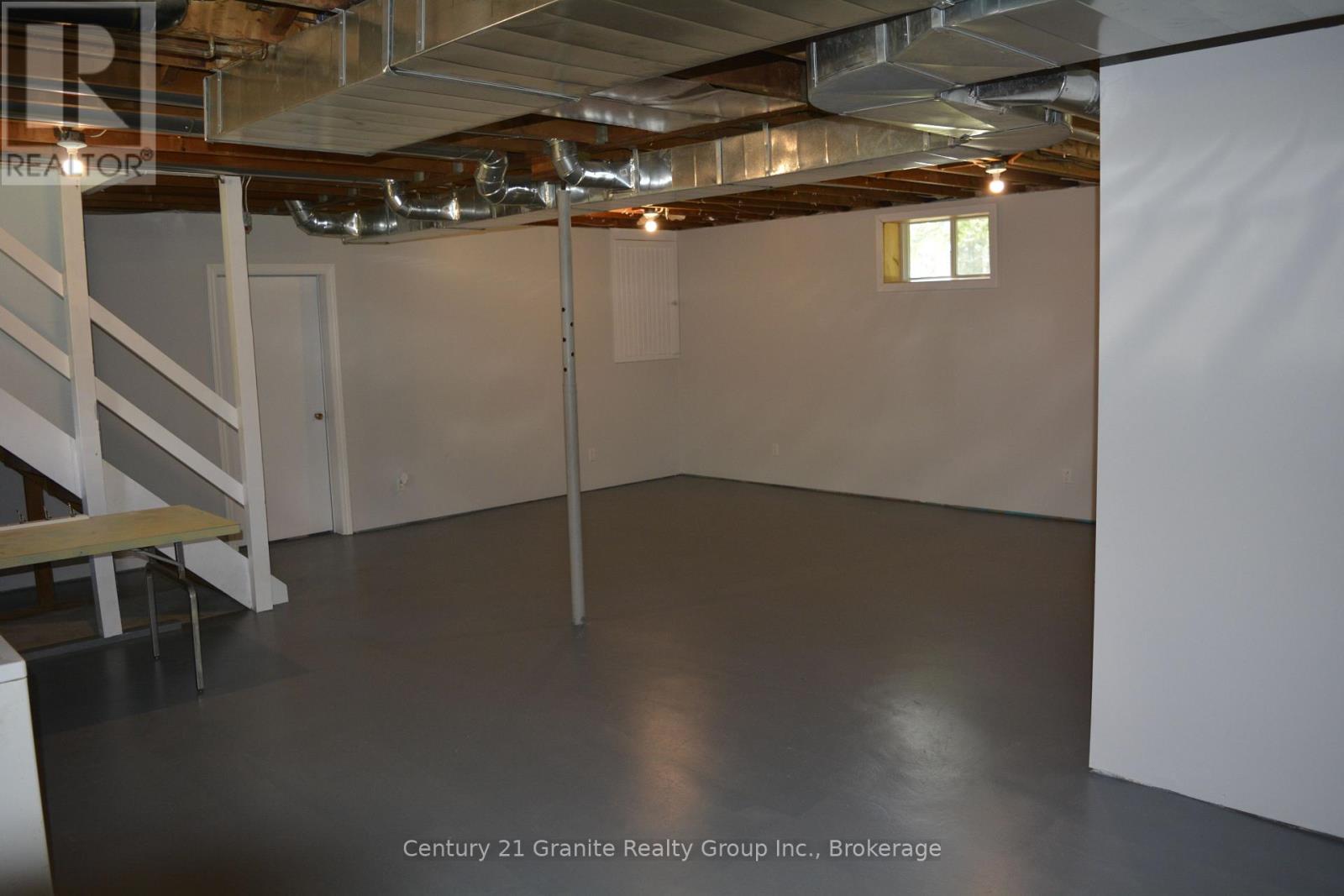 671 Hastings Street N Property Photo 29