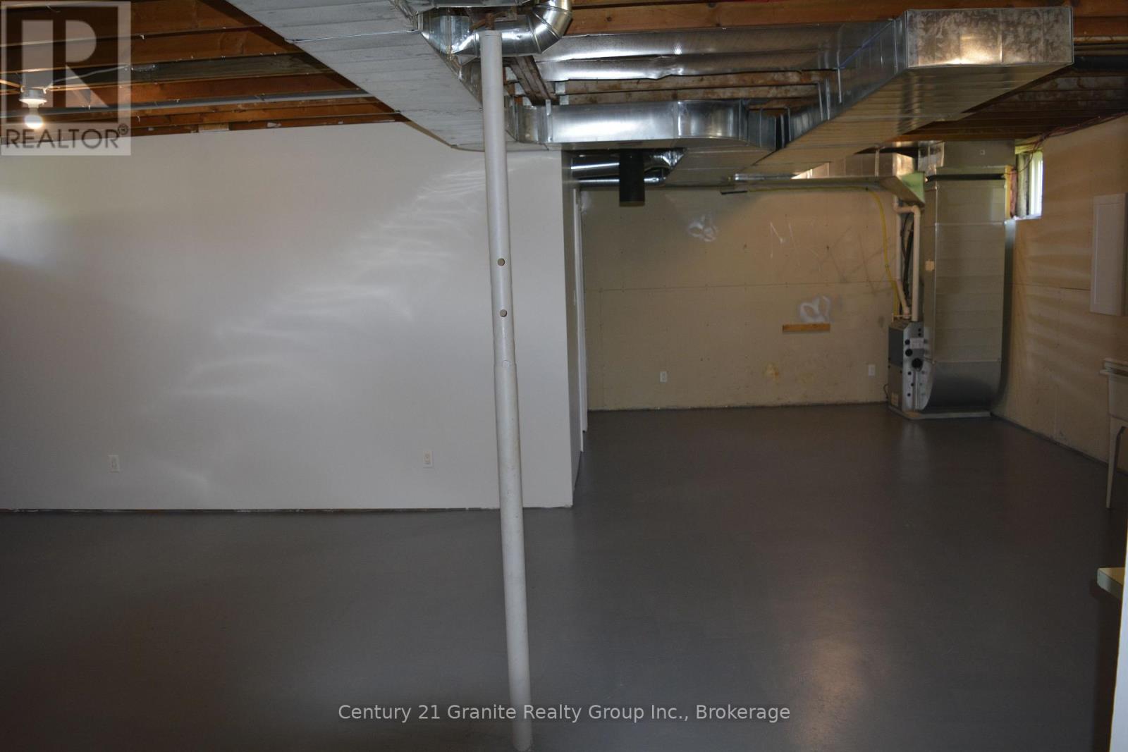 671 Hastings Street N Property Photo 30