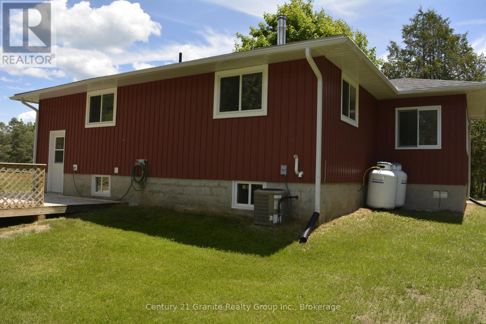 671 Hastings Street N Property Photo 34