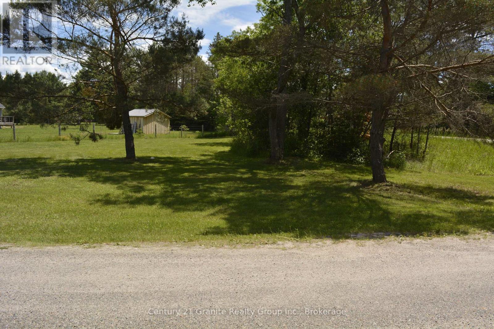 671 Hastings Street N Property Photo 37