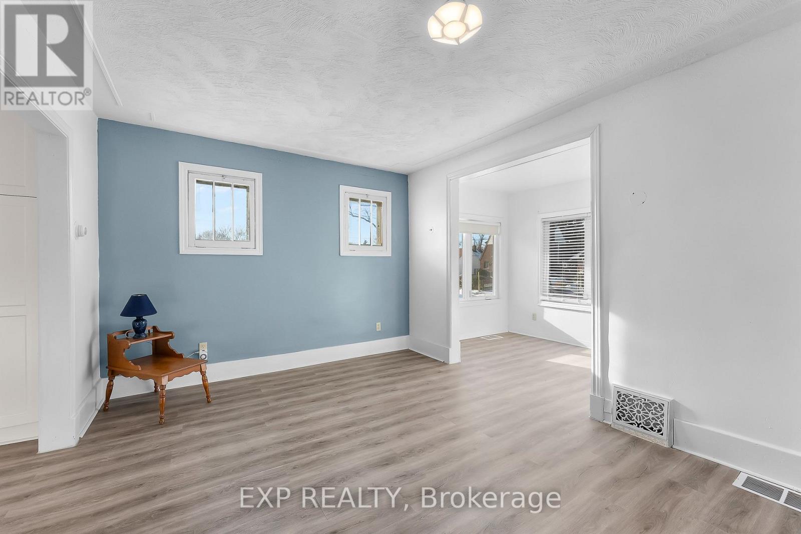 5932 Carlton Avenue Property Photo 6