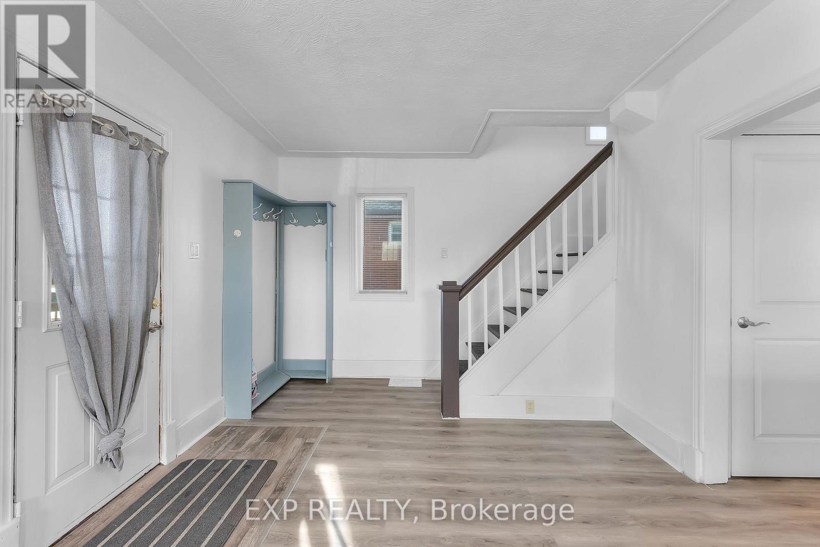 5932 Carlton Avenue Property Photo 7