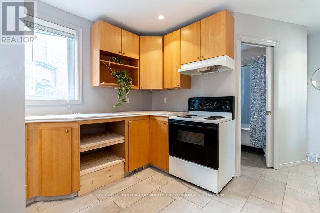 270 Queen Street S Property Photo 38