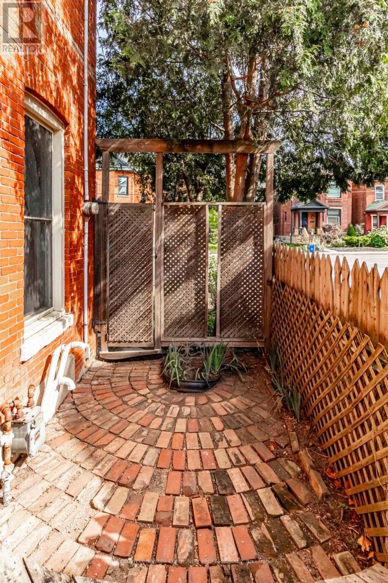 270 Queen Street S Property Photo 43