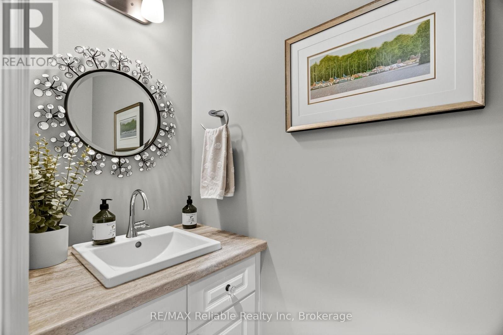 11 Harbour Court Property Photo 20