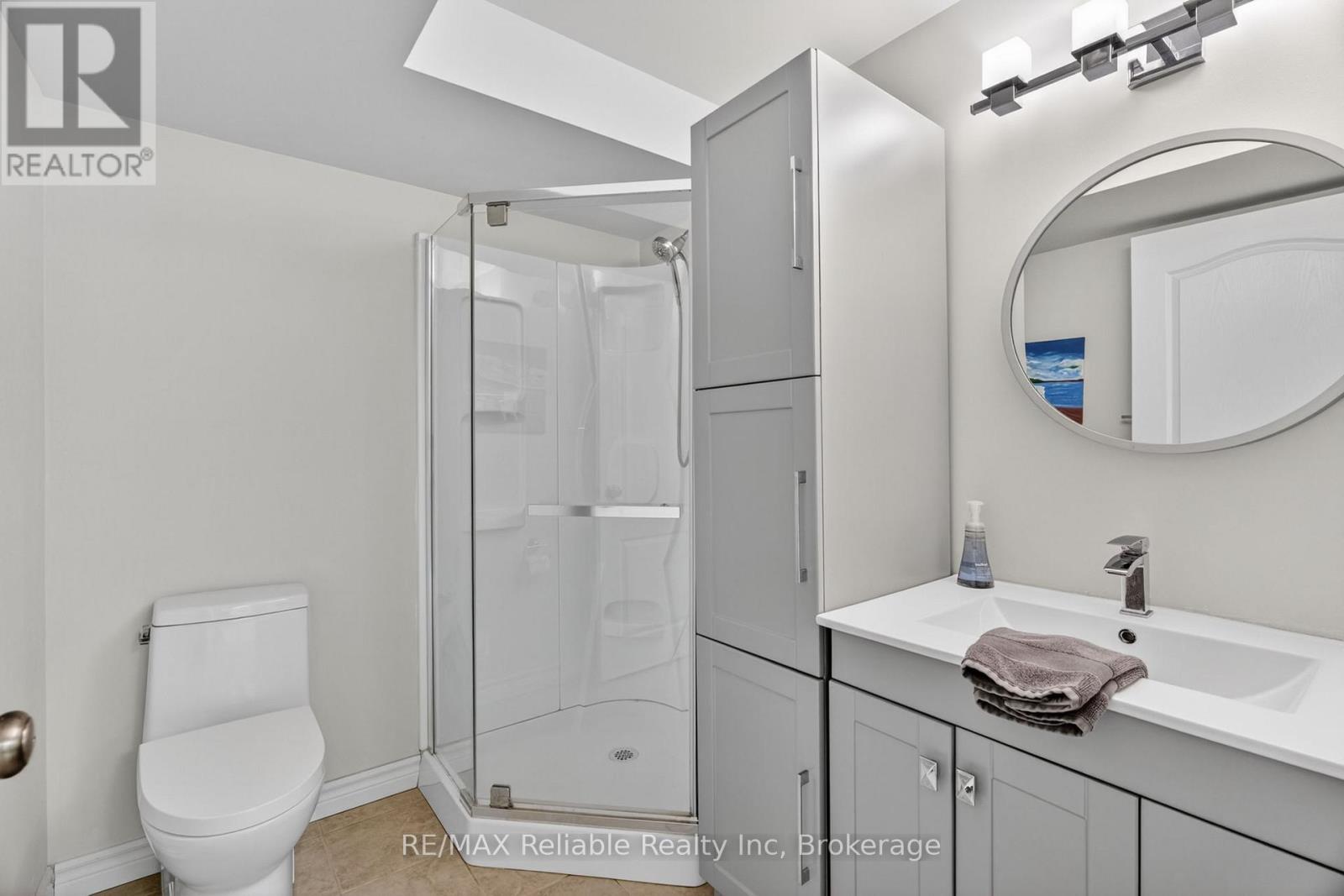 11 Harbour Court Property Photo 37