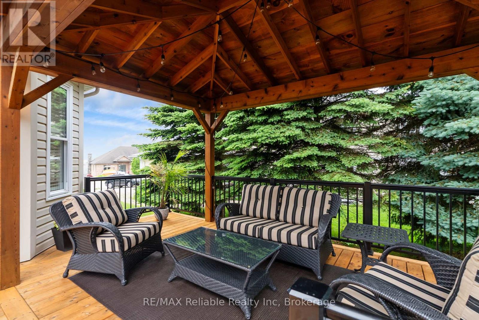 11 Harbour Court Property Photo 42