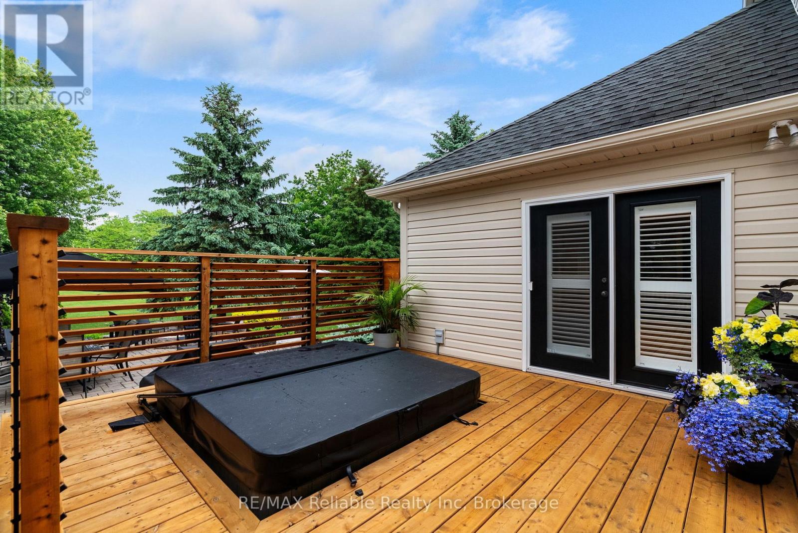 11 Harbour Court Property Photo 44
