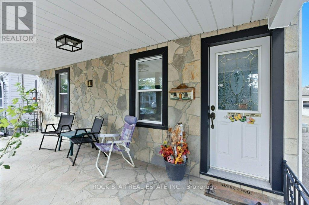 111 Mcalpine Avenue S Property Photo 2