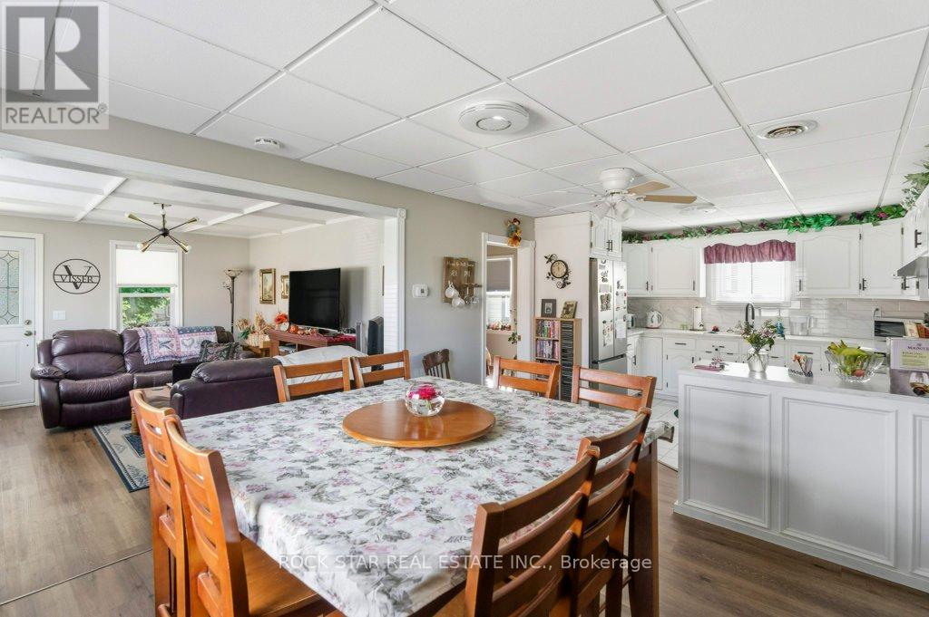 111 Mcalpine Avenue S Property Photo 4