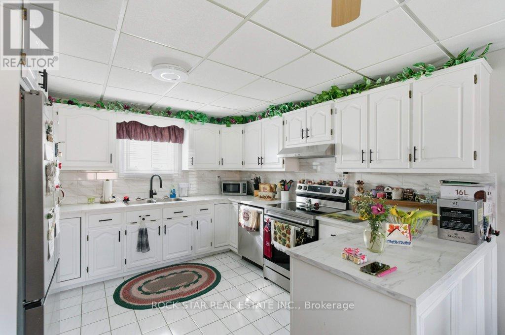 111 Mcalpine Avenue S Property Photo 5