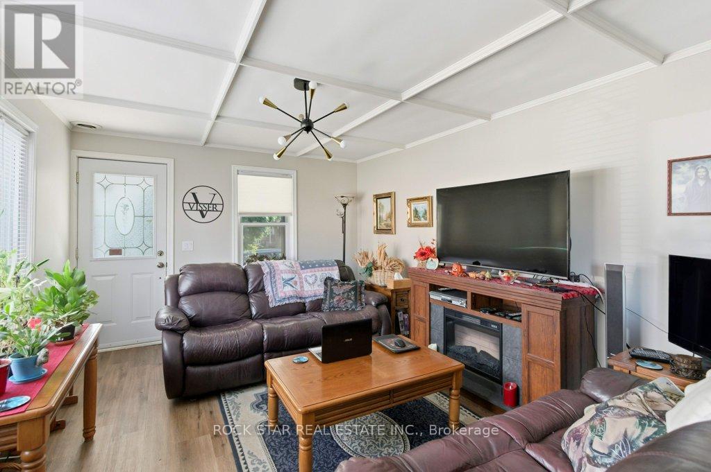 111 Mcalpine Avenue S Property Photo 8