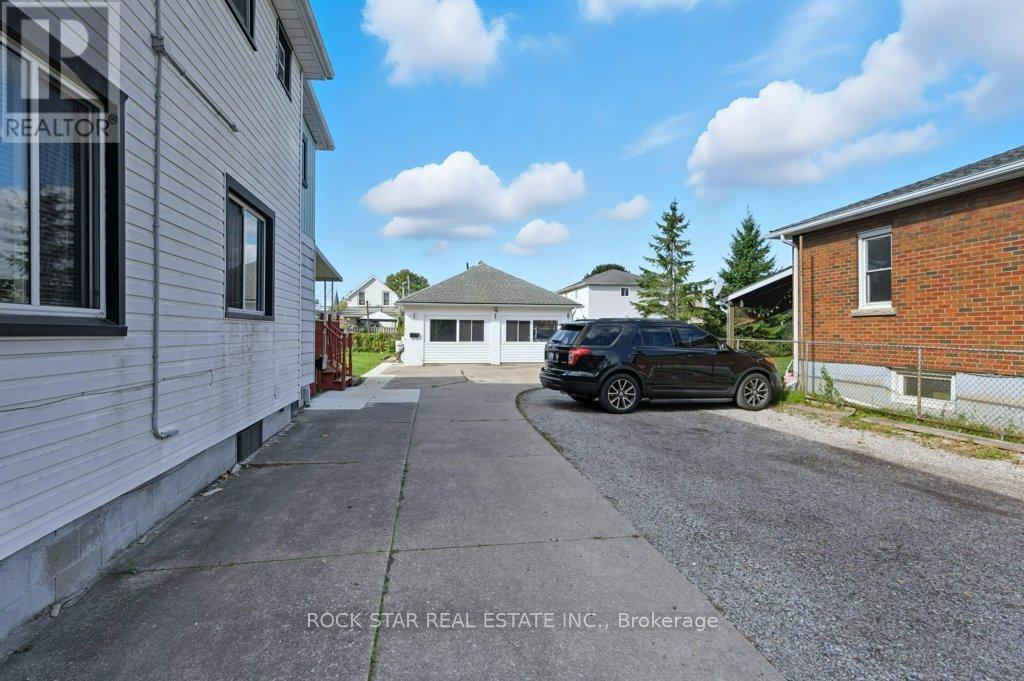 111 Mcalpine Avenue S Property Photo 39
