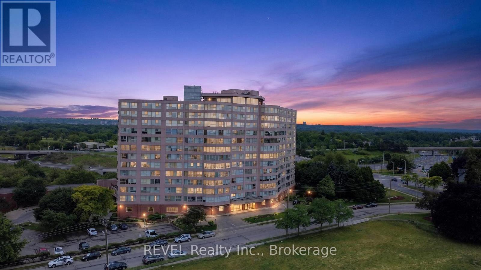 207 - 7 GALE CRESCENT Property Photo 1