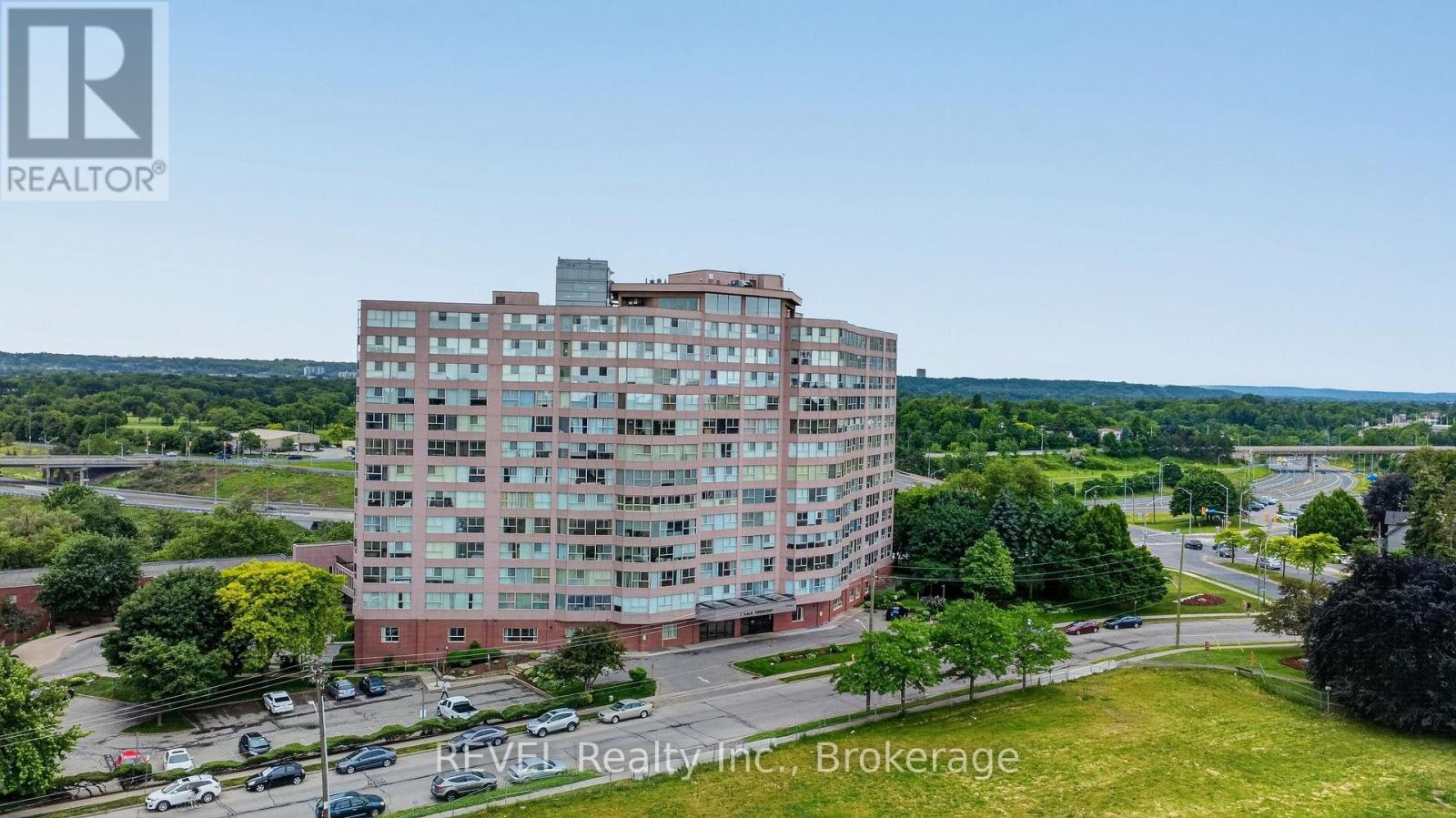 207 - 7 Gale Crescent Property Photo 4