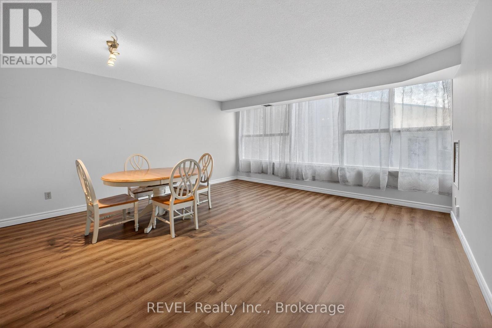 207 - 7 Gale Crescent Property Photo 13