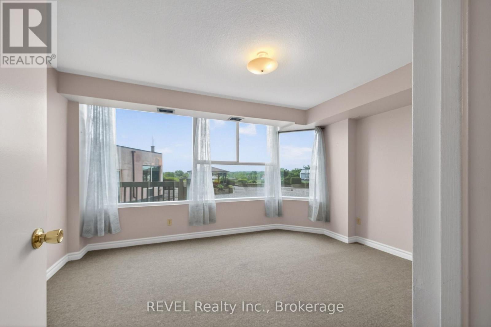 207 - 7 Gale Crescent Property Photo 16