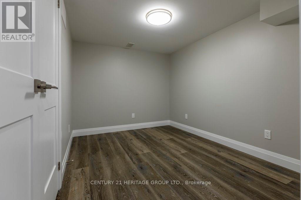 Lower - 291 East 24th Street Property Photo 15