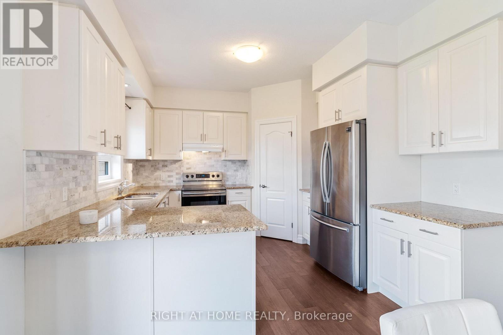 878 Zaifman Circle Property Photo 16