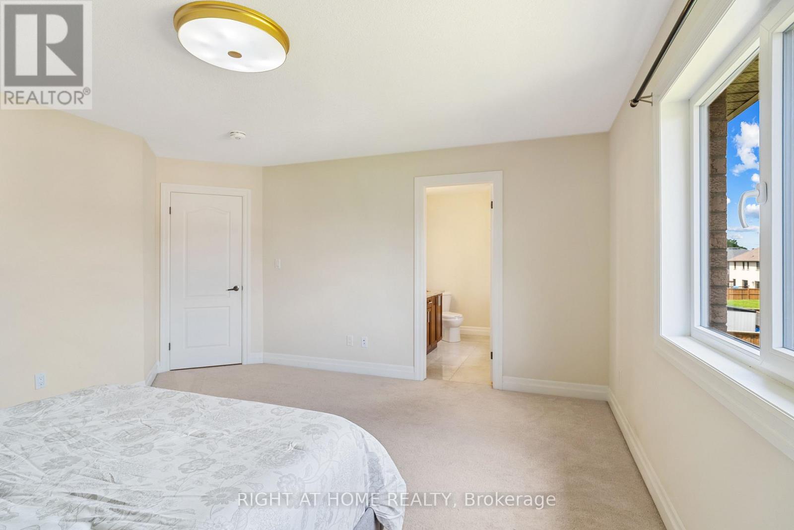 878 Zaifman Circle Property Photo 24