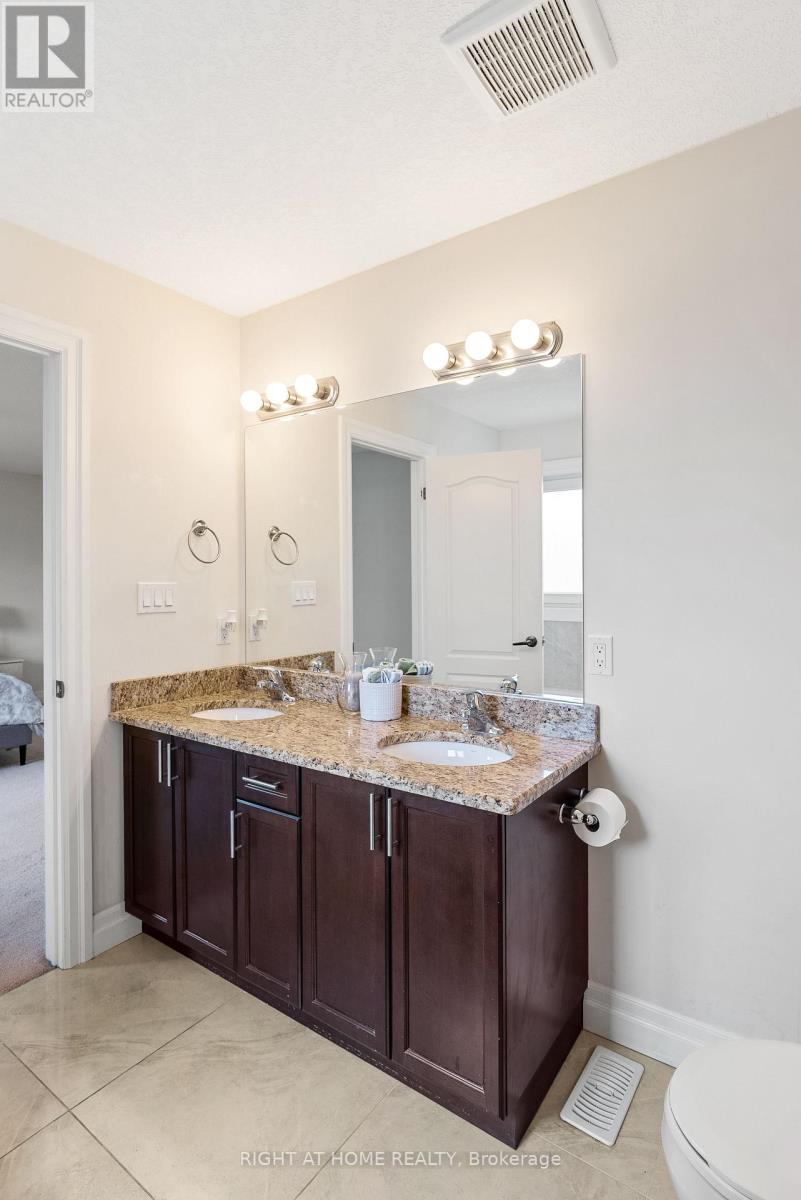 878 Zaifman Circle Property Photo 26