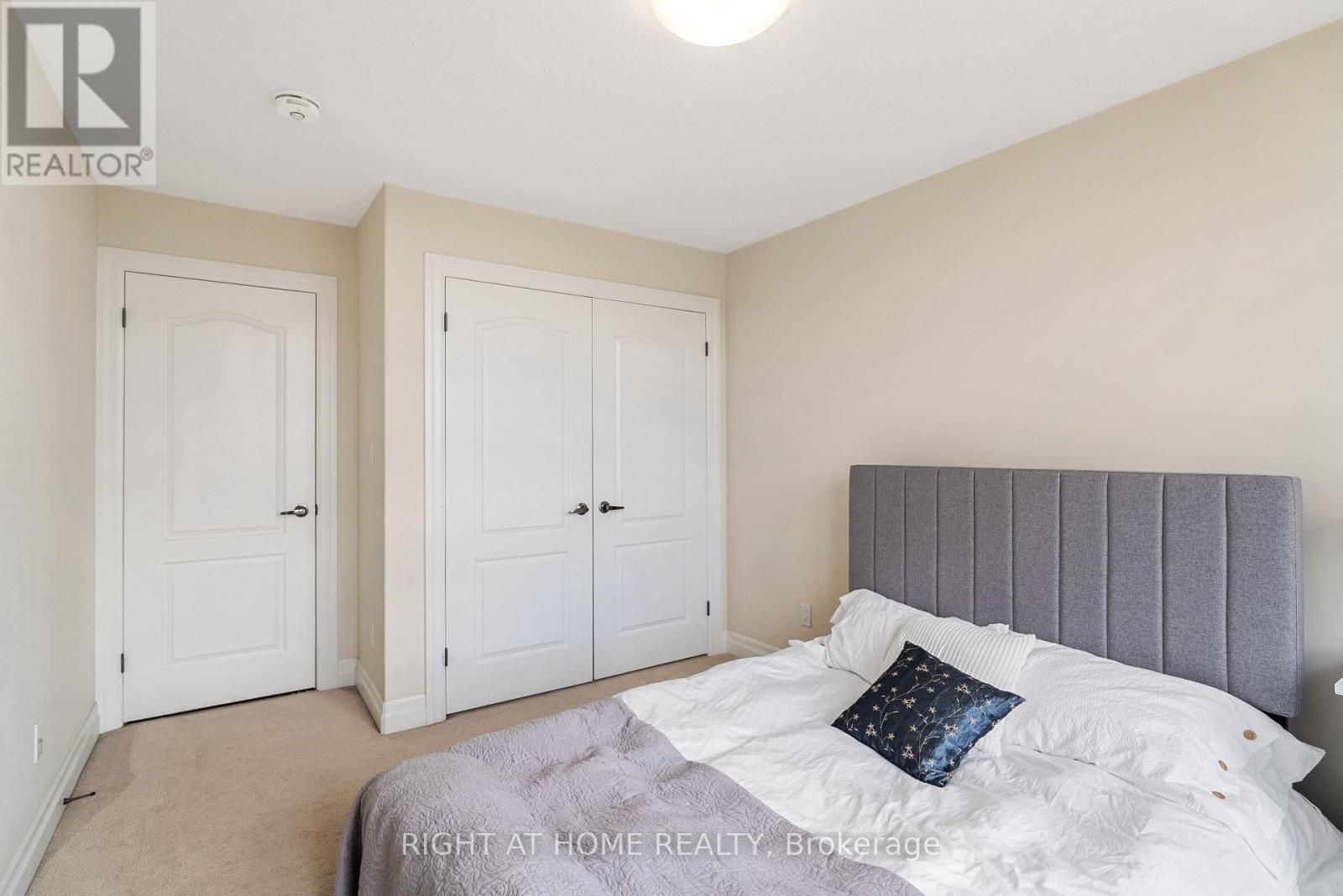 878 Zaifman Circle Property Photo 30