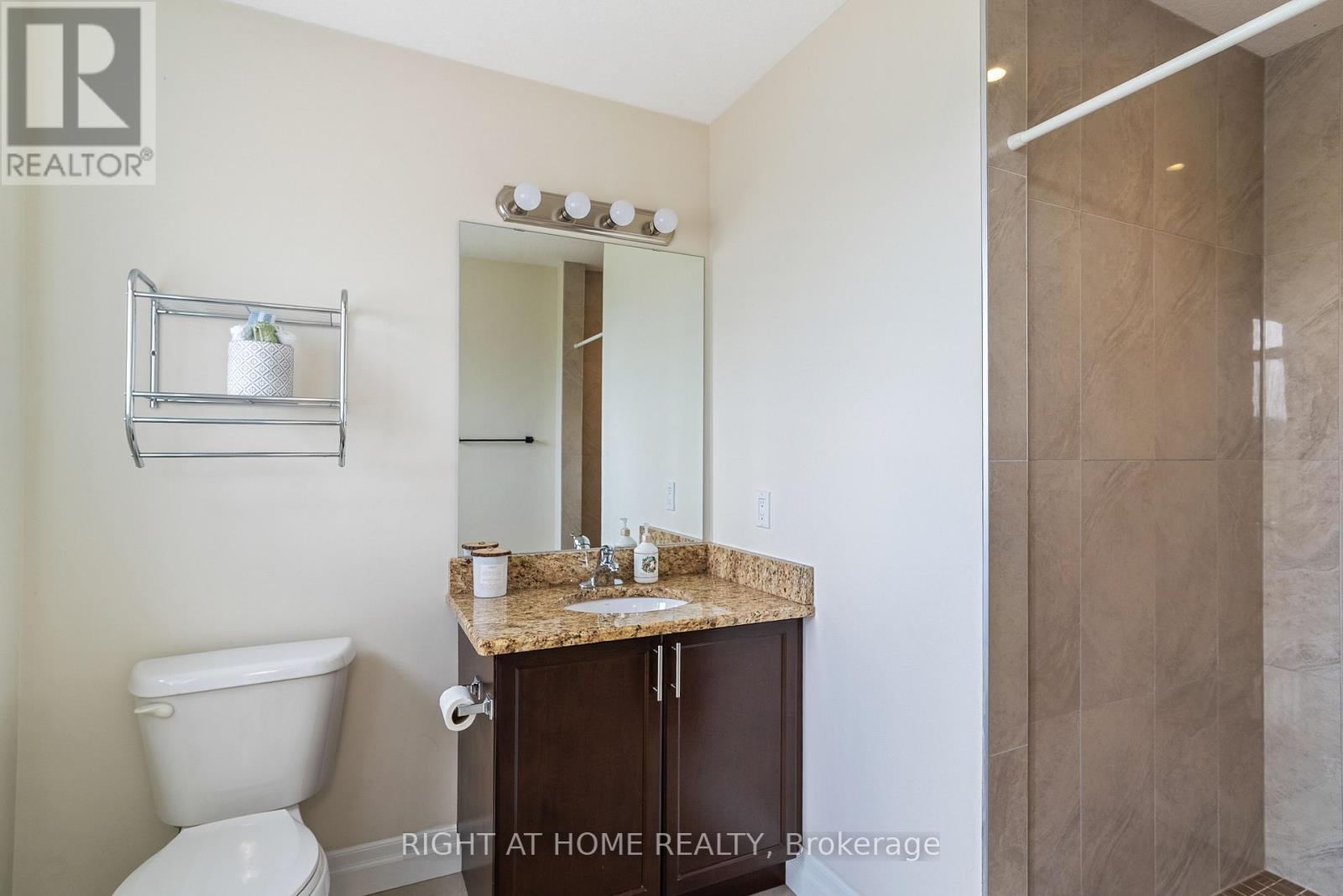 878 Zaifman Circle Property Photo 31
