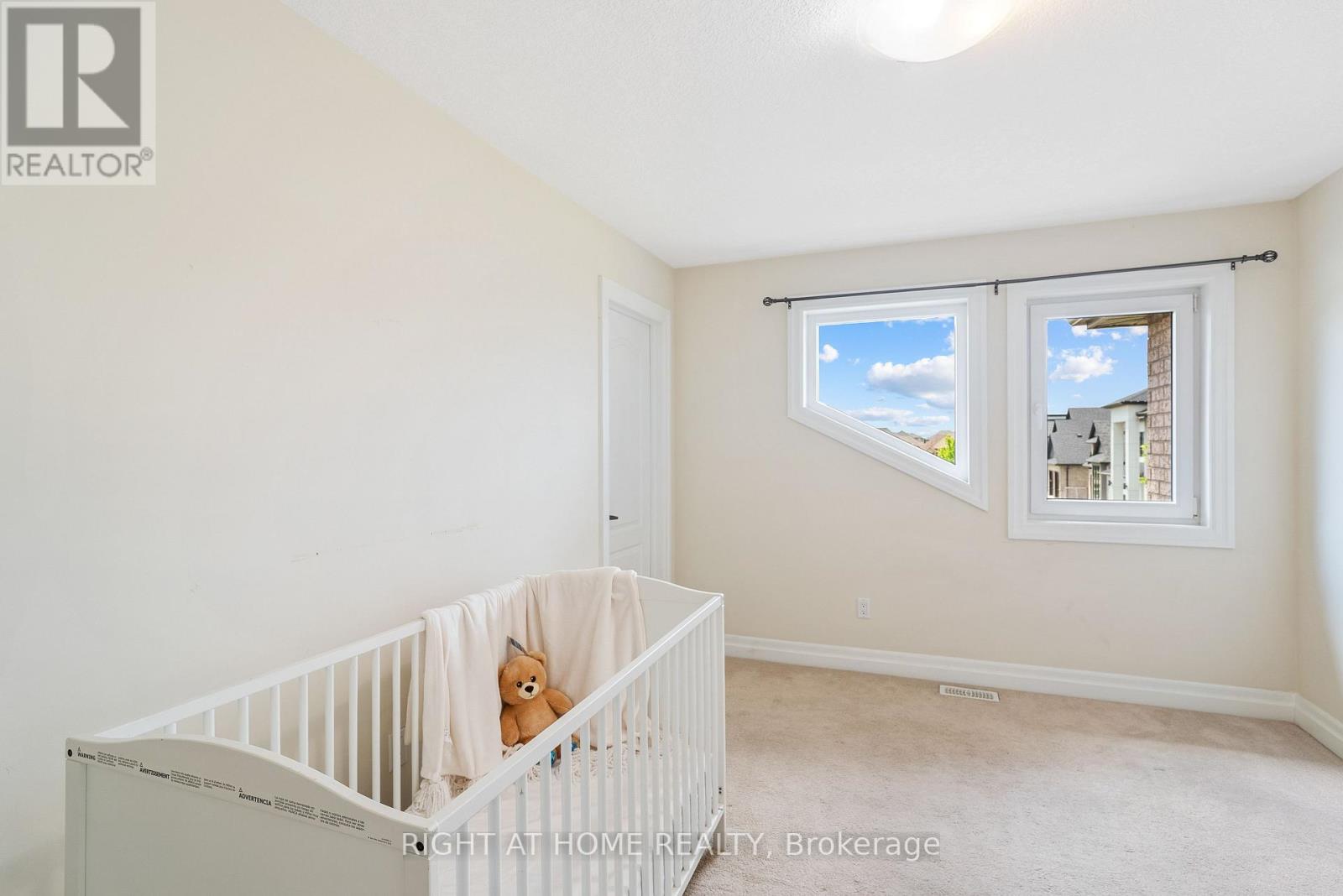878 Zaifman Circle Property Photo 33